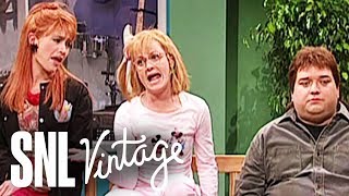 Kaitlyn Gets Her Ears Pierced - Snl