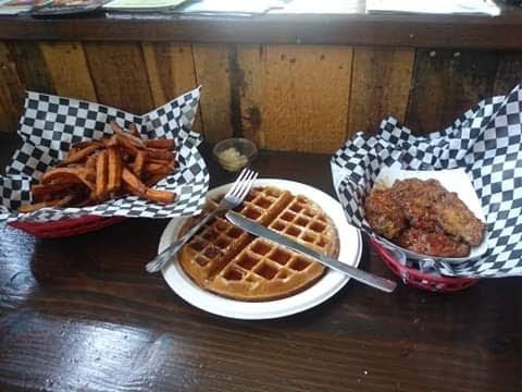 I Never Wanted Chicken Wings So Bad!!! (Nate's Wings & Waffles Restaurant Review)