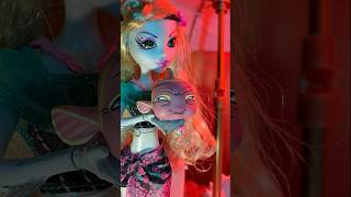 Girl rejects proposal by letting pet fish attack boyfriend 🐠 #monsterhigh2022 #monsterhigh #dolls