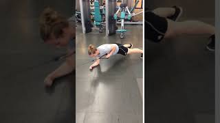 Plank w/ 1-Arm Cable Row