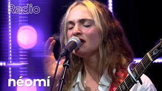 Néomí - ‘talk shit’ &amp; ‘so i let you (15th of June - evening)’ Live @ 3FM VoorAan