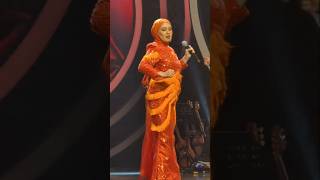 Mell Sakura Gelek Dangdut Gaiissss...