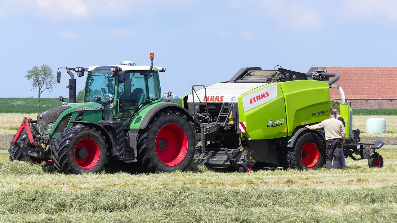 Grasoogst met 2x CLAAS Uniwrap Rollant 455. Mts. de Graaf Drieborg.