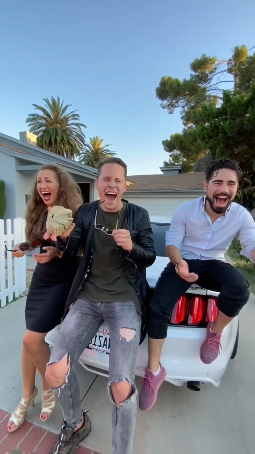 Make me LAUGH - get the CASH ??