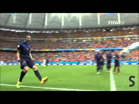 Robin van Persie'den İspanya'ya uçan kafa (HD)