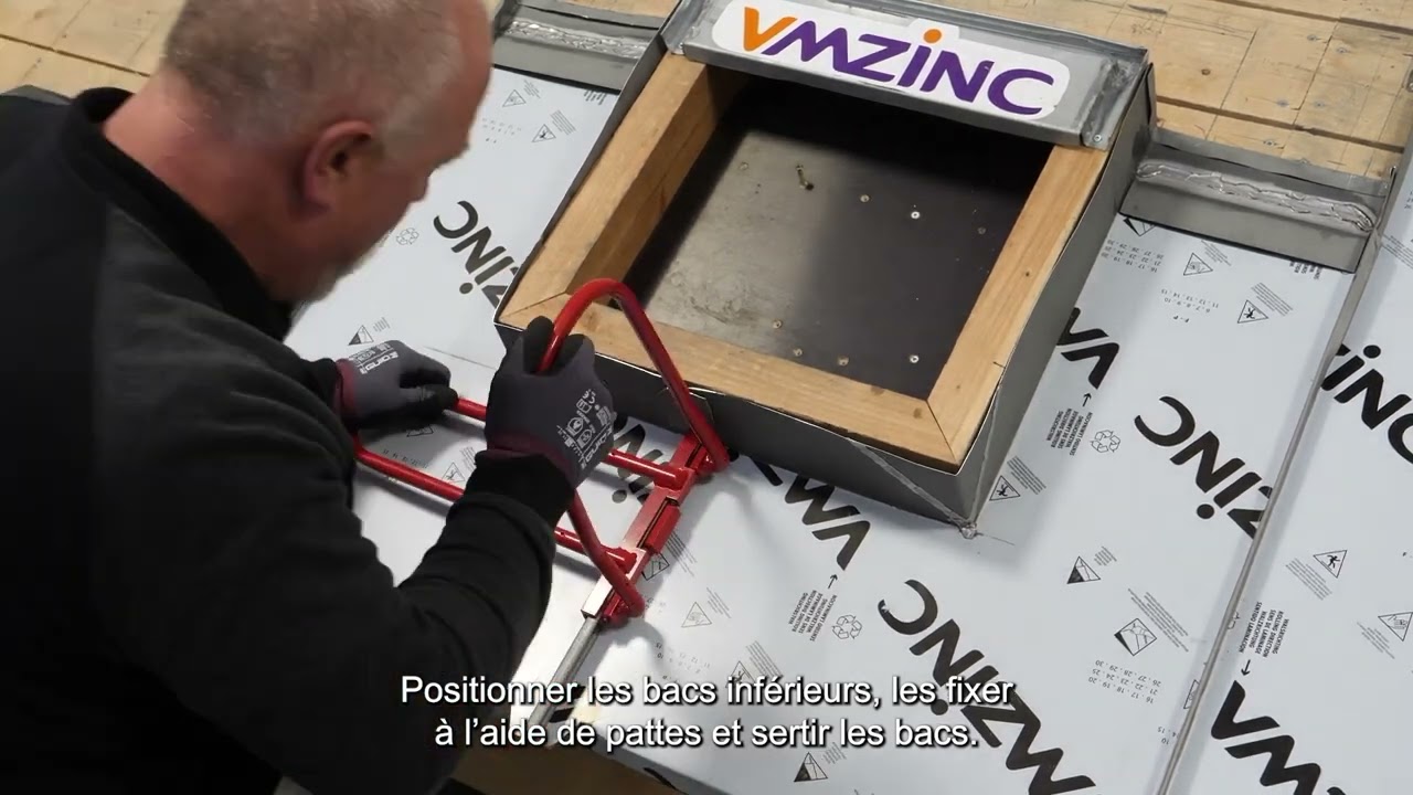 Joint debout - Finition fenêtre avec bac agrafé - Toiture avec pente supérieure à 14°