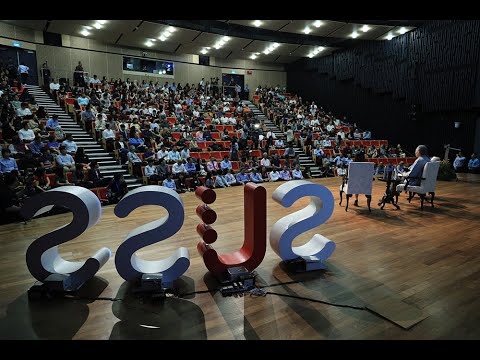 Q1: Should I complete my SUSS degree or continue on at my start up? (SUSS Ministerial Forum 2019)