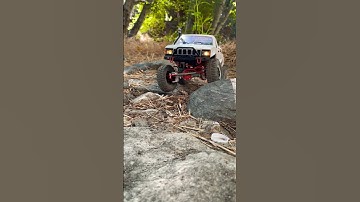Wpl c24-1 rc Toyota Hilux 1:16 scale crawler rock crawling