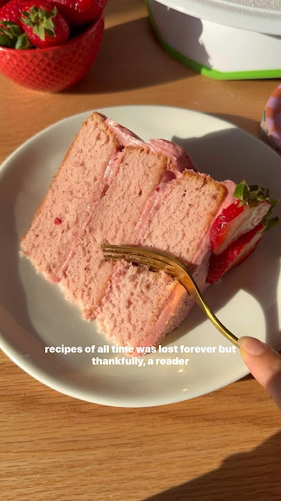 My favorite long-lost strawberry cake recipe 🍓🍓