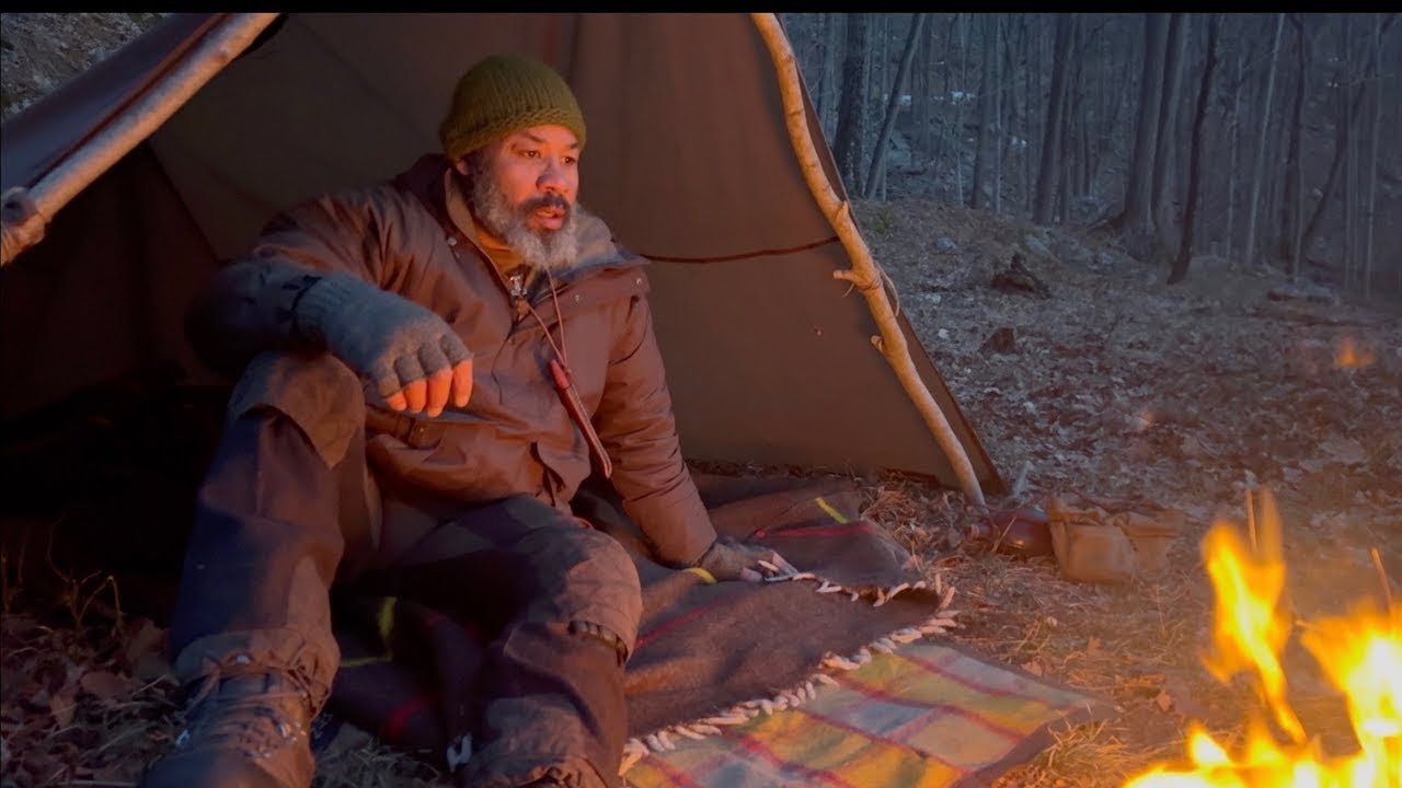 Oilskin Forester Tent by Bushcraft Spain:Plaid Ground Mat,Filson Ranger Insulated Anorak,First Snow
