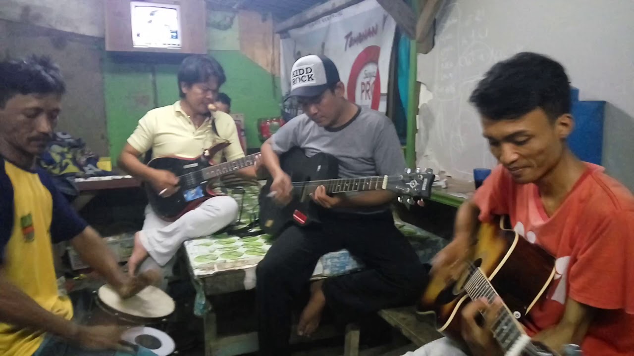 KERUDUNG PUTIH-LATIHAN DANGDUT--MIRIP SUARA RHOMA IRAMA- - YouTube