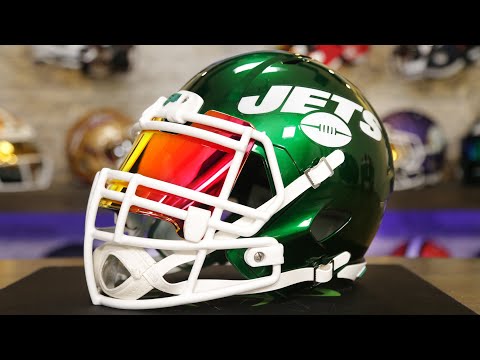 NFL Fashion Advice on X: It cannot be overstated how much better the Jets  throwback logo looks on the green helmet. The white facemask is also a game  changer.  / X