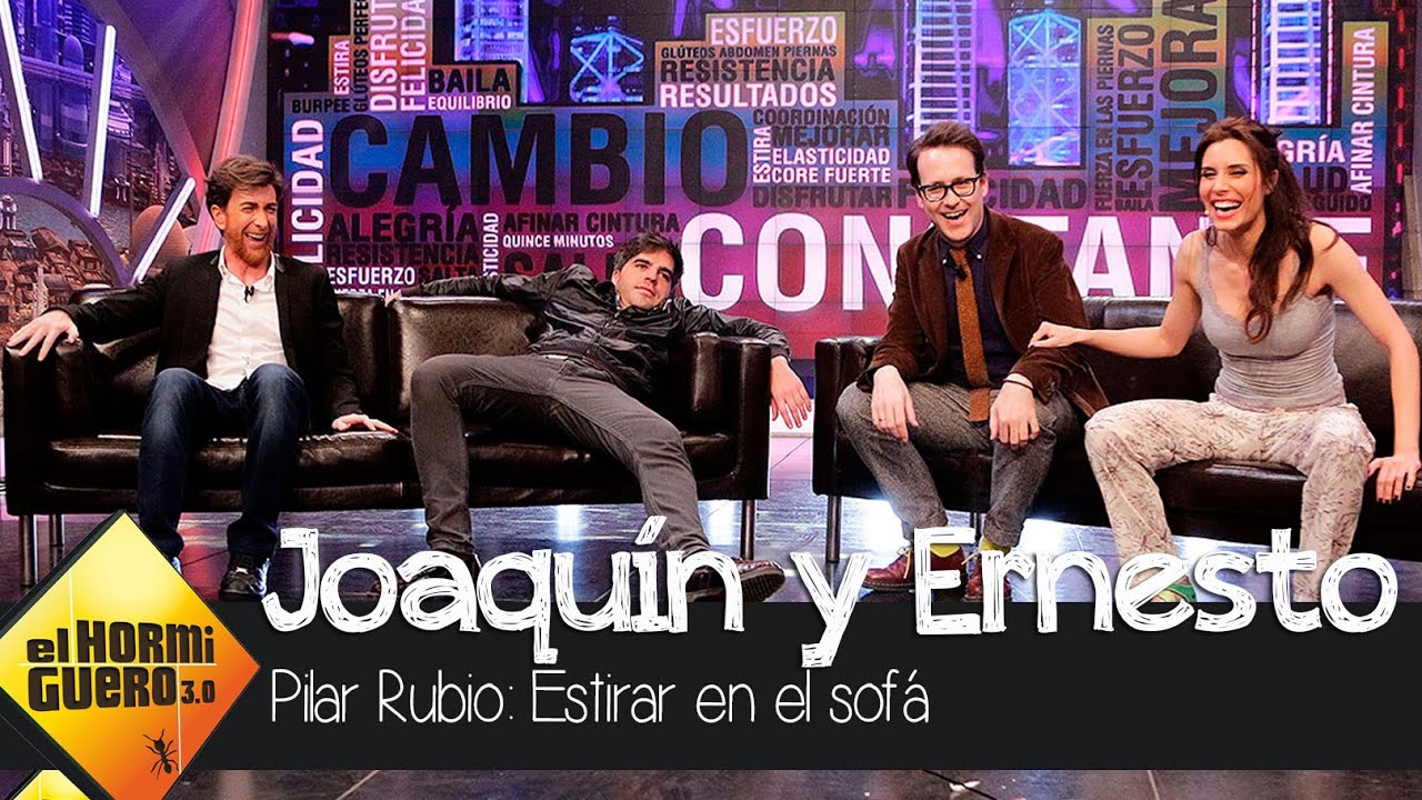 Estiramientos desde el sofá con Pilar Rubio en El Hormiguero 3.0