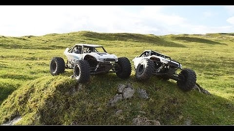 RC Fun Everyday - 2 Axial Yeti RTRs having a bash!