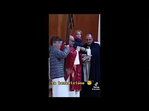 Il chierichetto fa