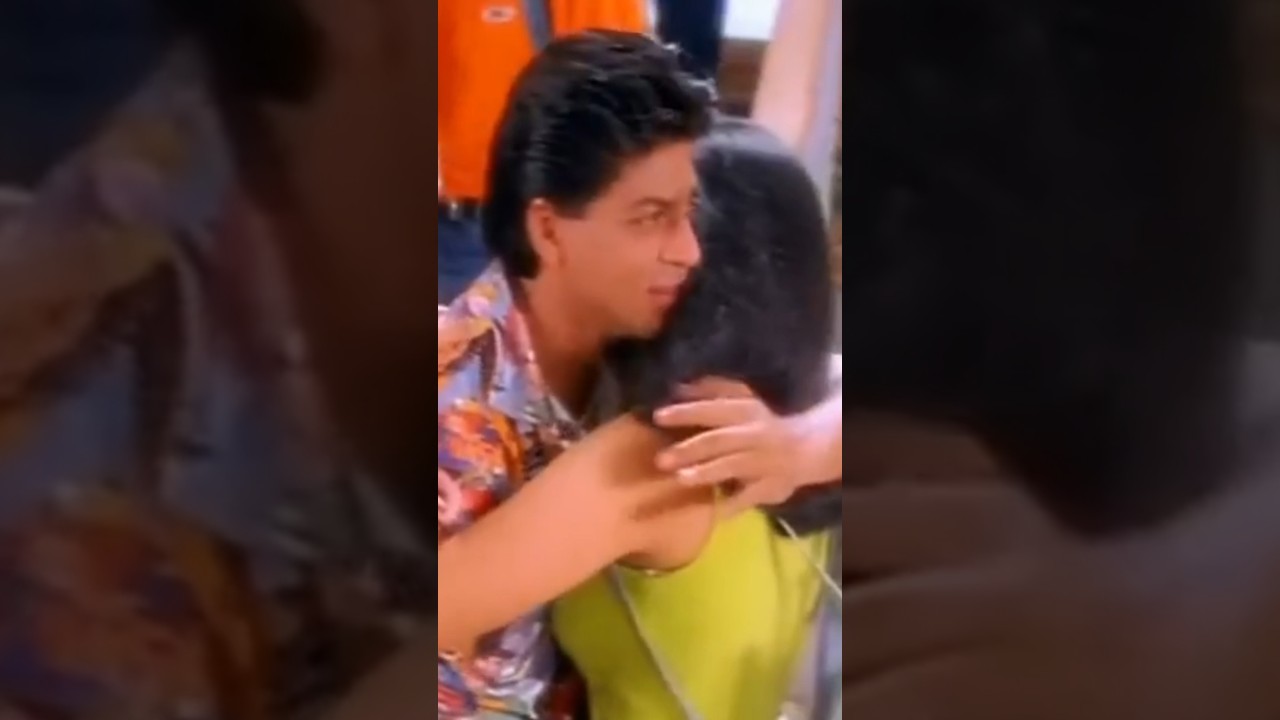Shahrukh Romance his girlfriend in kuch kuch hota hai bollywood movie #bollywood #srk #shahrukh