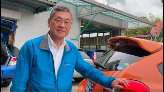 スバルの1970年代後半を彷彿とさせるオレンジ色の快活なＸＶに浸る
