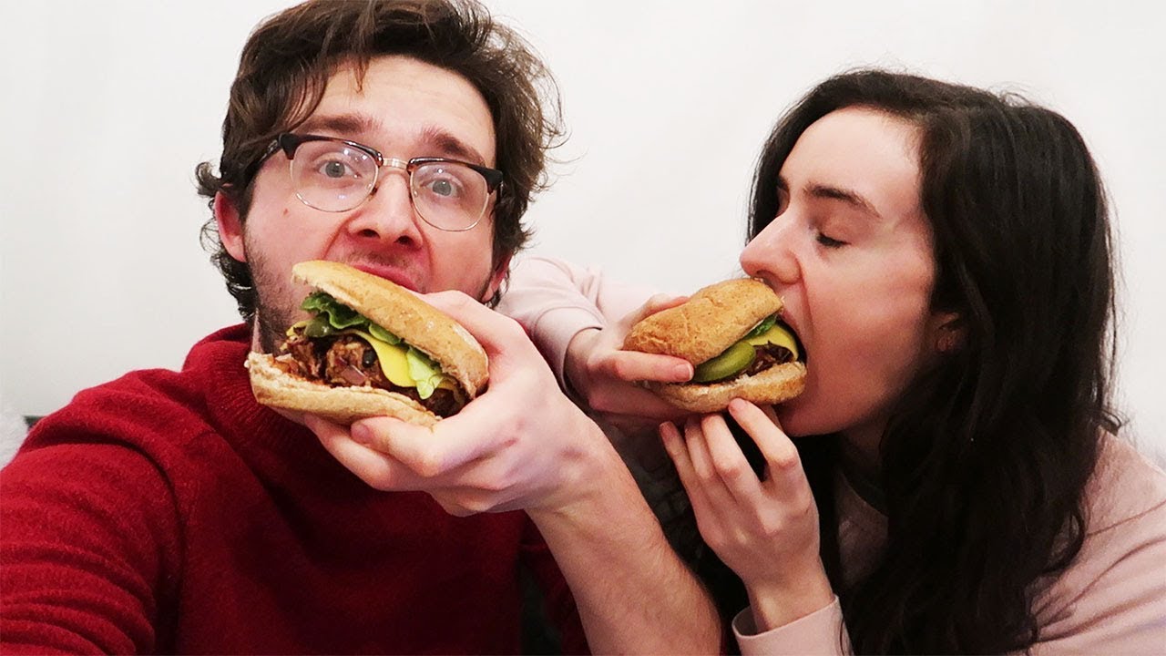 THE BEST VEGAN BURGER I'VE EVER TRIED - YouTube