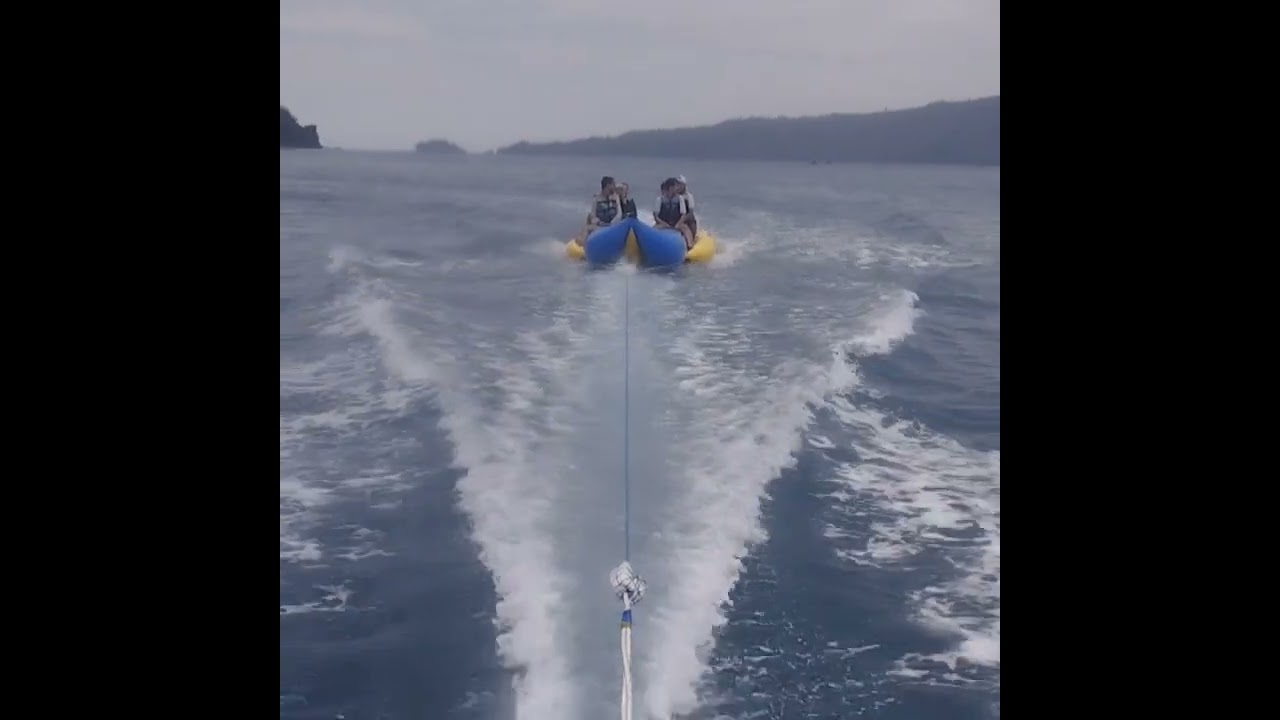 WAHANA AIR BANANABOAT PANTAI MUTIARA TRENGGALEK