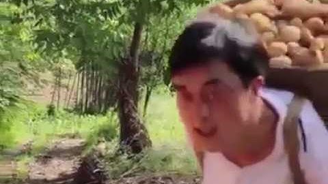 Nghị lực phi thường của người đàn ông không tay