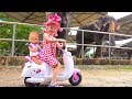 ركوب Nastya وطفل رضيع إلى حديقة الحيوان فيديو للأطفال