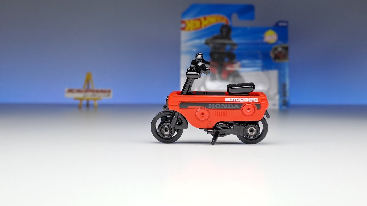 Hot Wheels J case 2025 Honda Motocompo review - YouTube