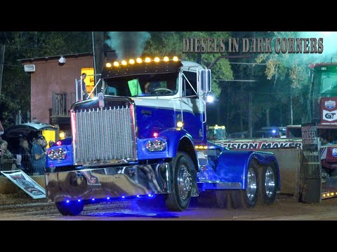 Hot Semi Pulling. Diesels In Dark Corners 2020 Saturday session. semi pulls 2020