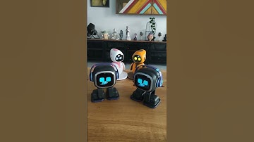 Eilik and Emo play together rock paper scissors #shorts #emo #gaming #gamer #games #play #eilik #lol