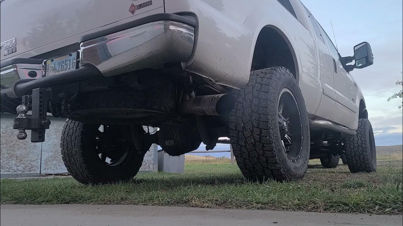 Starting up the 7.3 Powerstroke Straight Pipe - YouTube