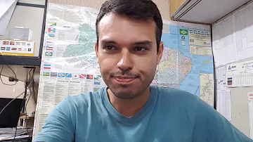 Como o peixe flutua na água?