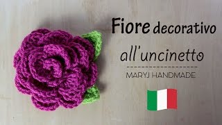 Fiore decorativo alluncinetto