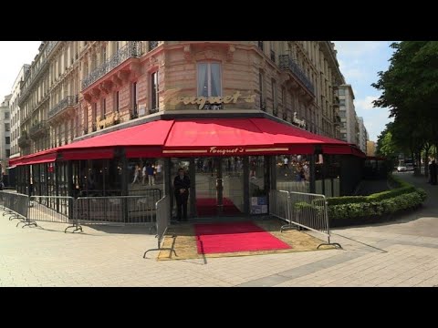 Le Fouquet's reprend ses marques sur les Champs-Elysées | AFP News