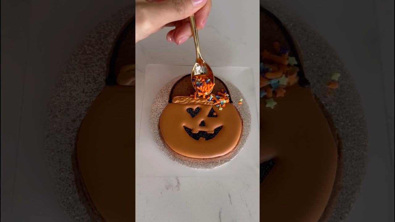 Happy Summerween 🎃 #cookiedecorating #asmr #royalicing #shortsfeed