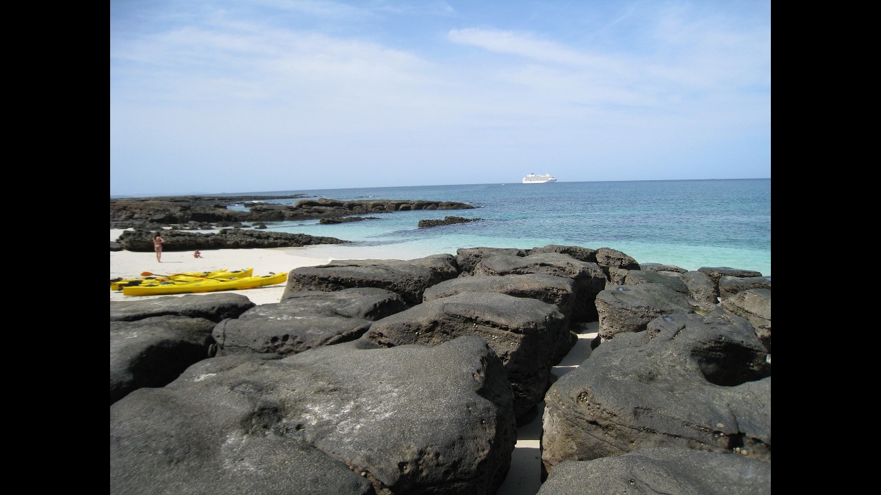 Saboga Rocks Mogo Mogo Island, Saboga, Panama - YouTube