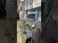 電車走行中に投石