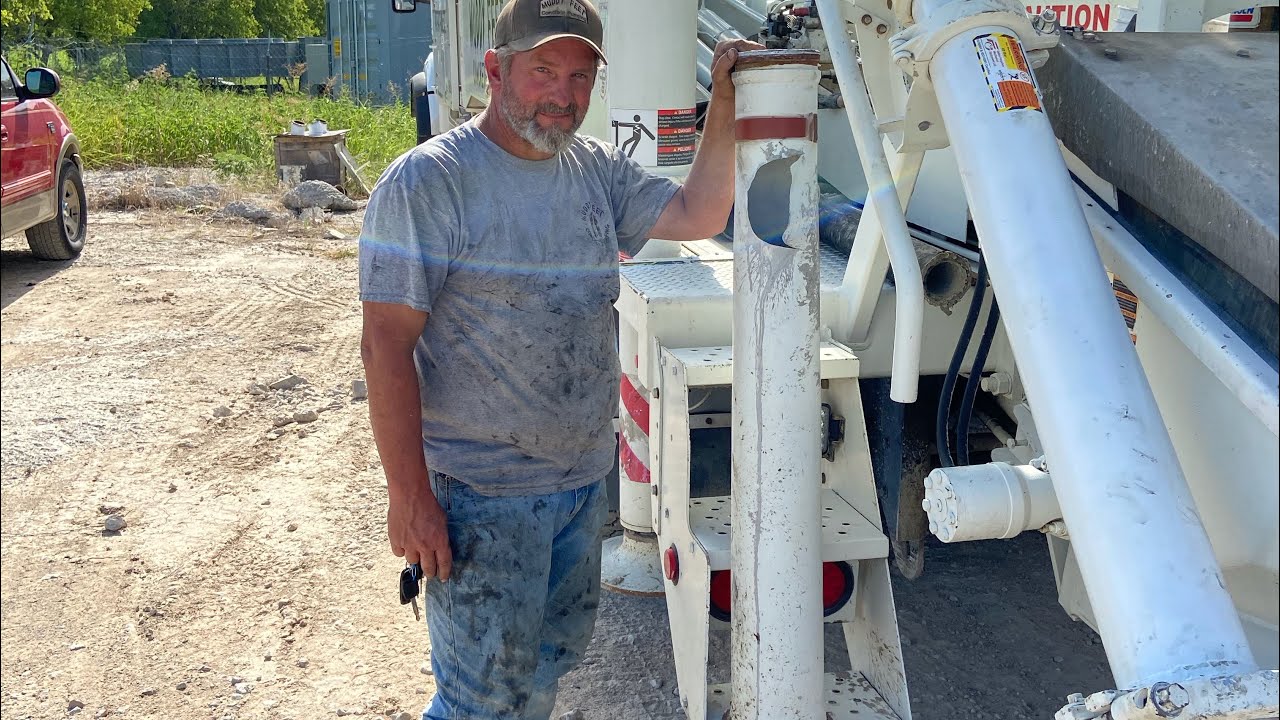 Blew the 6 to 5 reducer. Had to hustle to save the boom pipe. Pumping concrete with Muddyfeet