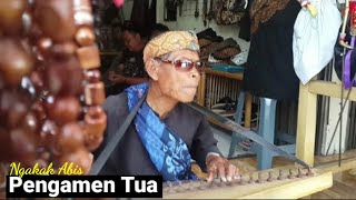 Pengamen Tua Sisindiran Ngeres Bikin Ngakak