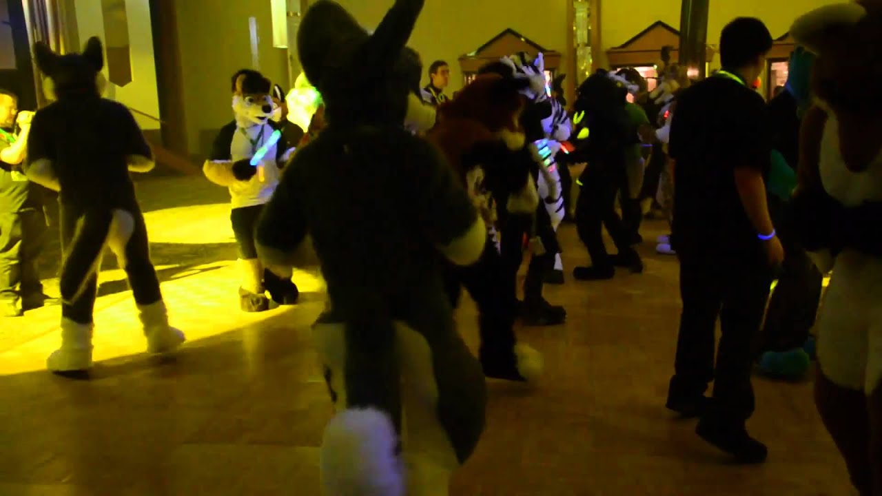 Eurofurence 17 fursuit friendly dance pt2 HD - YouTube