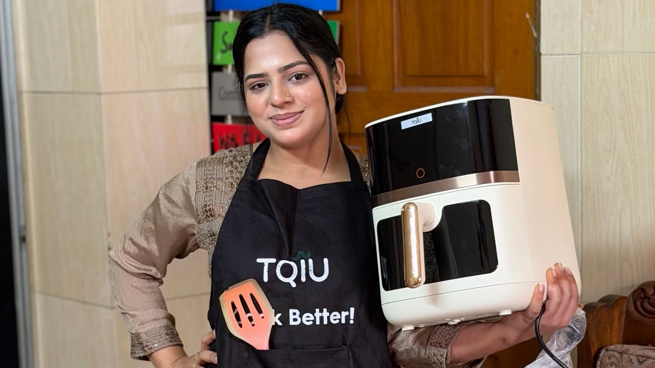 আজকে পাউরুটি দিয়ে পিজ্জা 🍕 বানালাম ।