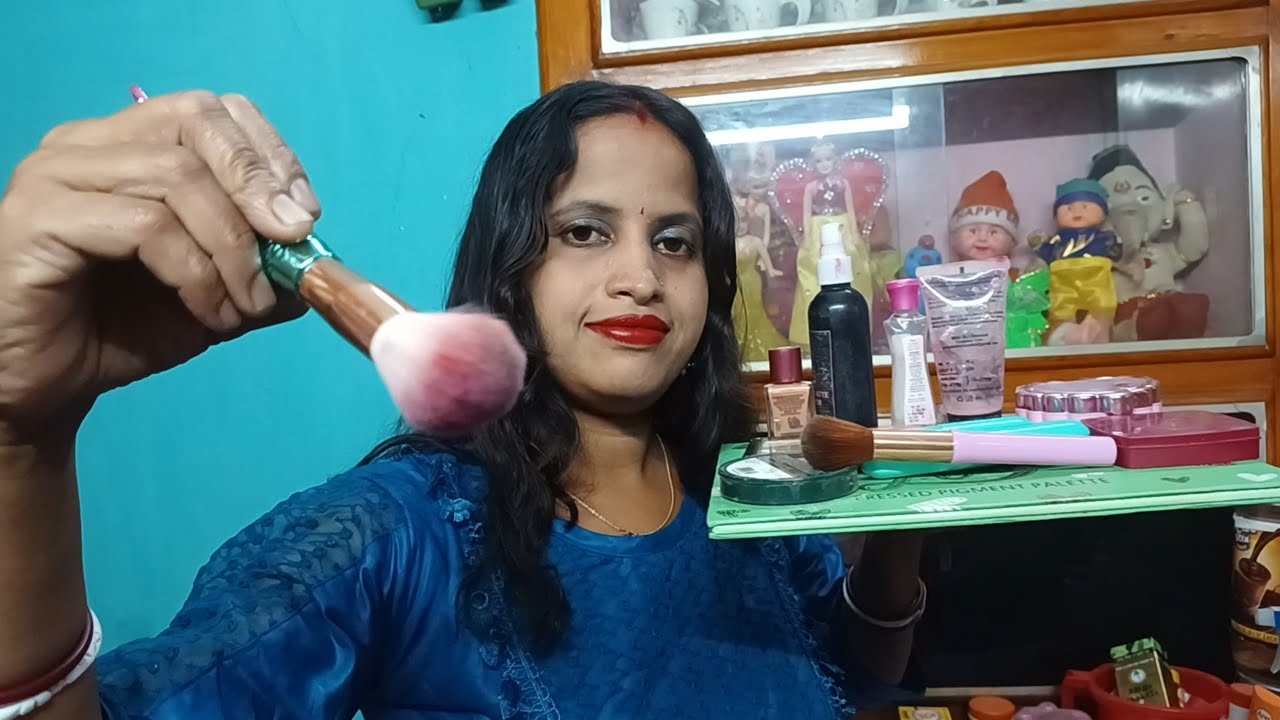 Asmr doing your makeup for a Party roleplay