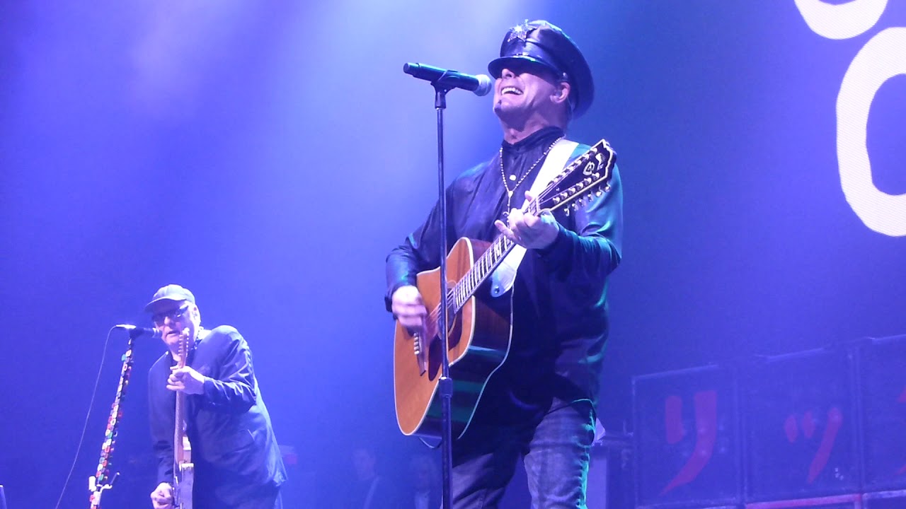 Cheap Trick Voices (The SSE Arena, Wembley, London, England, 18.12.2018) YouTube