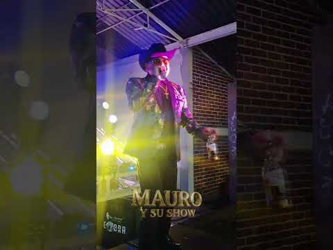 En Xonacatlan, #MauroYsuShowGrupero ##MauroYsuShow Cantándole al amor y echando baile.