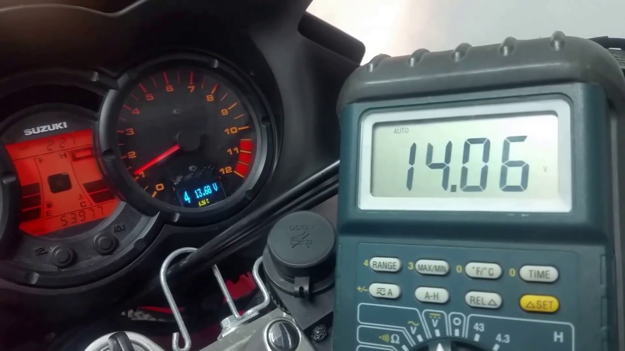 Suzuki Vstrom DL650 K7 wyświetlacz biegów, ładowanie