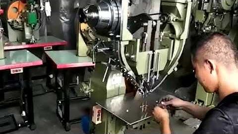 Distance Adjustable Dual Heads Automatic Riveting Machine