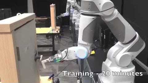 Google teaches robots to learn from each other using a hive mind