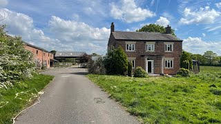 Exploring Abandoned Farm (Urban Exploring UK)