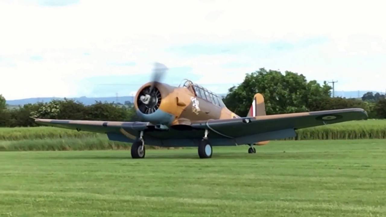 Fishburn Airfield AJ841 landing 2/7/2016 Airshow