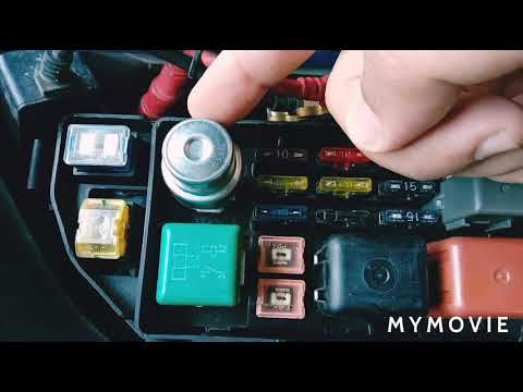 Video: Di manakah letak geganti pam bahan api pada Toyota Camry 1992?