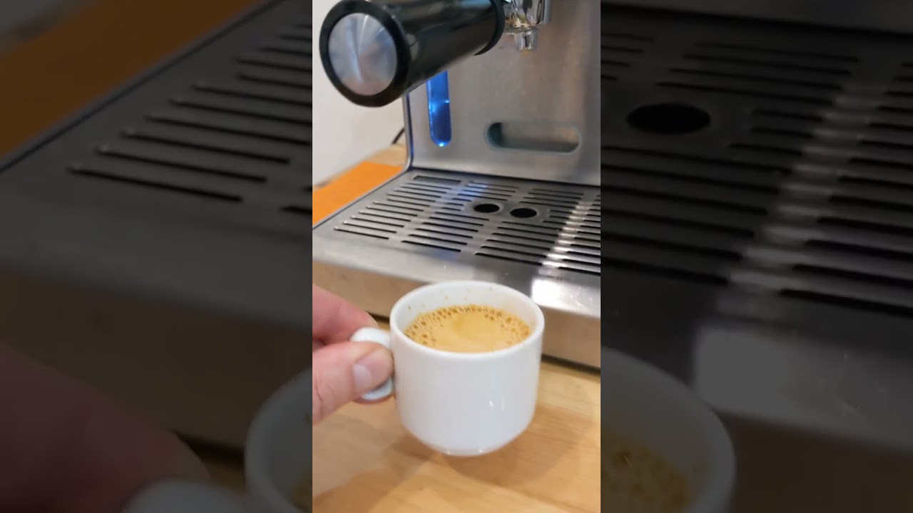 BORK C800 рожковая кофеварка, демонстрация работоспособности