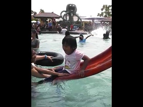 Intip Aura Lagi Berenang Di Water Park Tempuran | Kolam Renang Ngawi